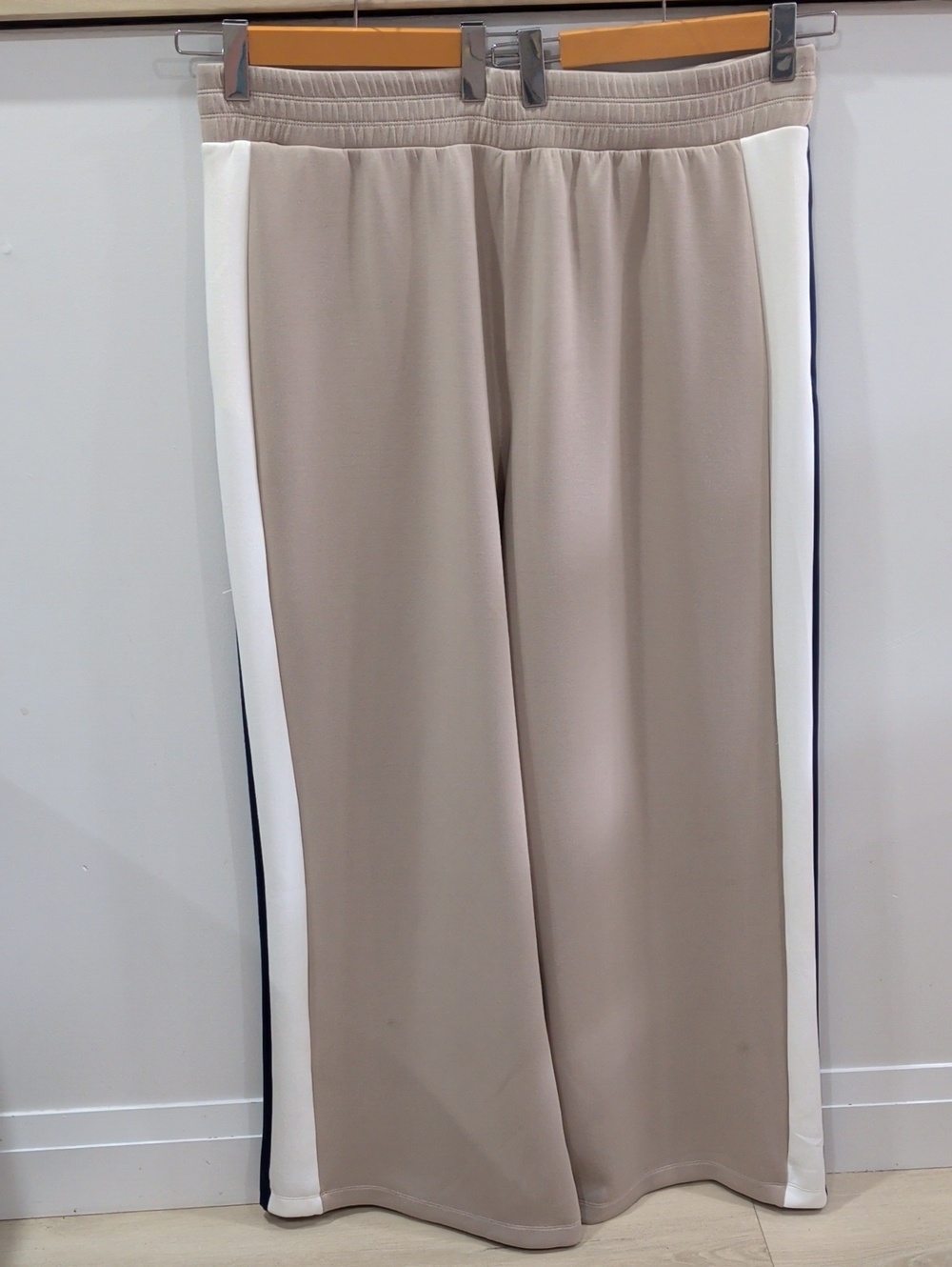 SPANX | Women's Ashwood/Wht AE Colorblock Wide Legs AirEssentials Relaxed Pant